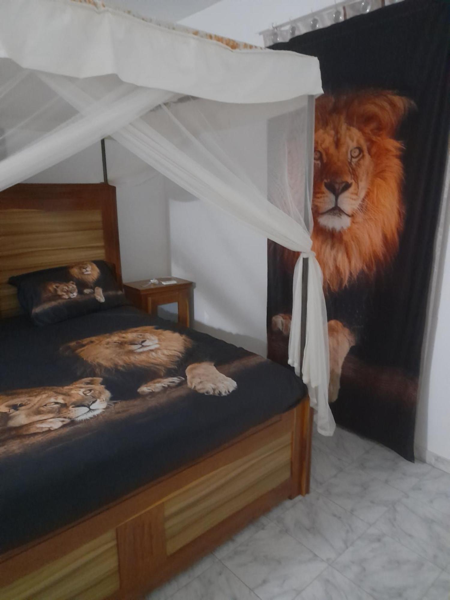 Maison D Hote La Dore Du Senegal Bas-De - Villa Сомон Экстерьер фото